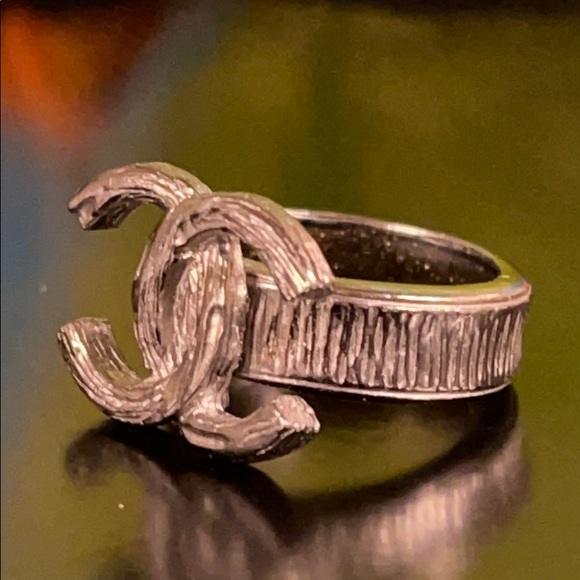 WOW POSHMARK - AUTHENTIC CHANEL PARIS SUPERMODEL RING - Picture 6 of 16